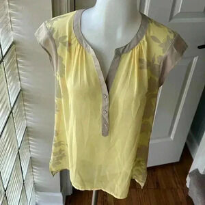 NWT size S pastel yellow w/beige flower shortsleeve blouse from The Limited